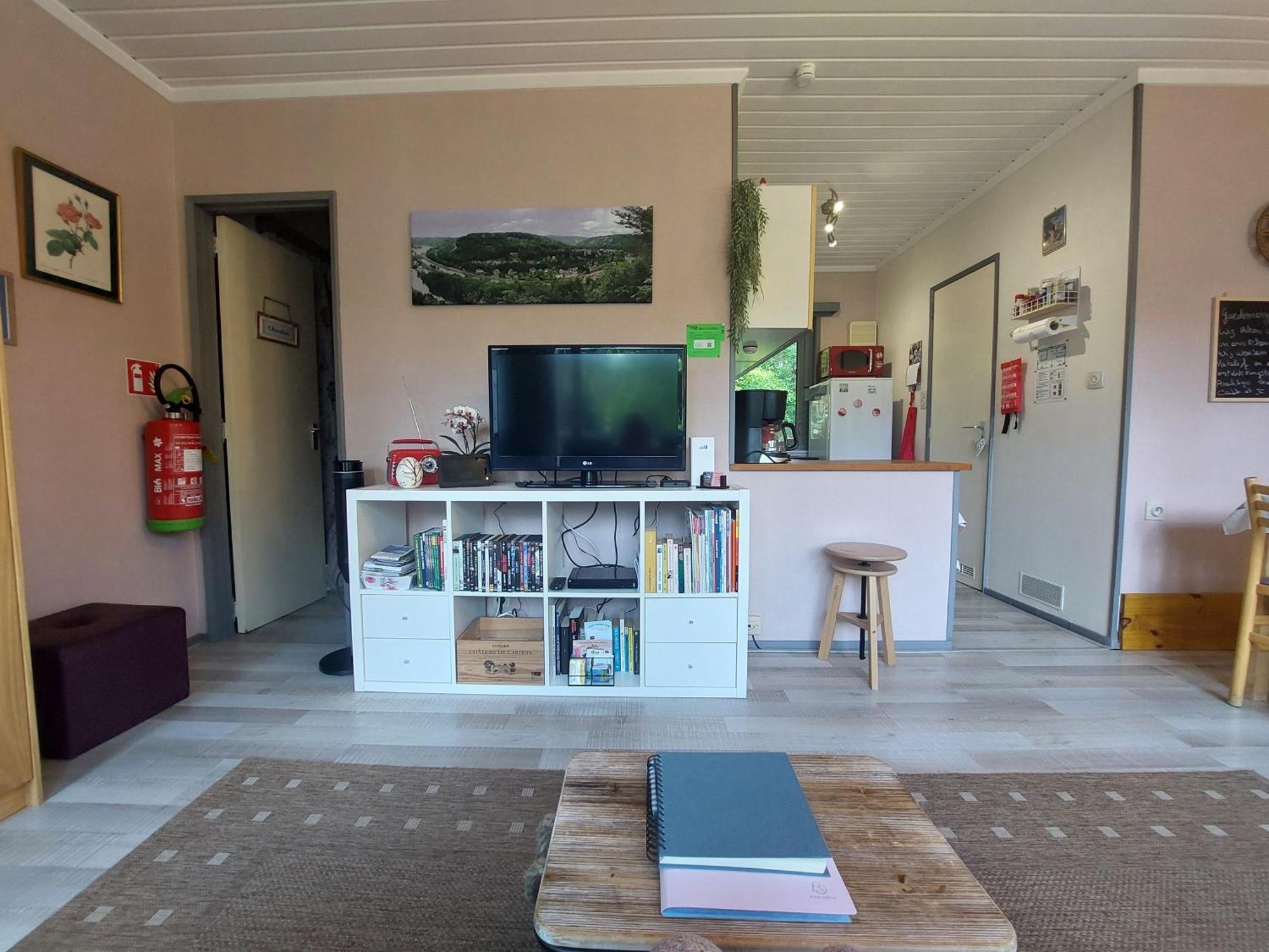 Waulsort Le Petit Chalet - Bungalow מראה חיצוני תמונה