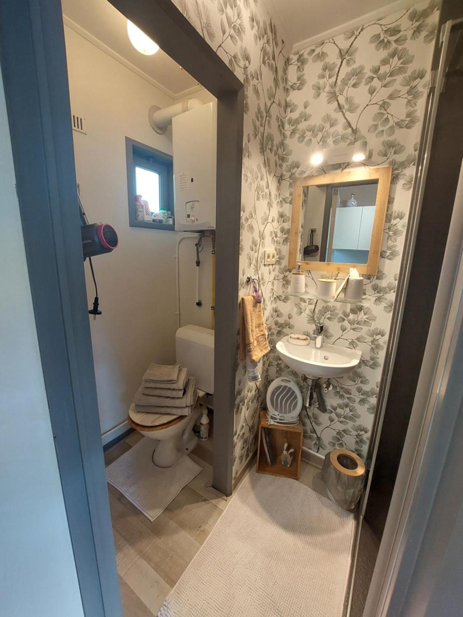 Waulsort Le Petit Chalet - Bungalow מראה חיצוני תמונה